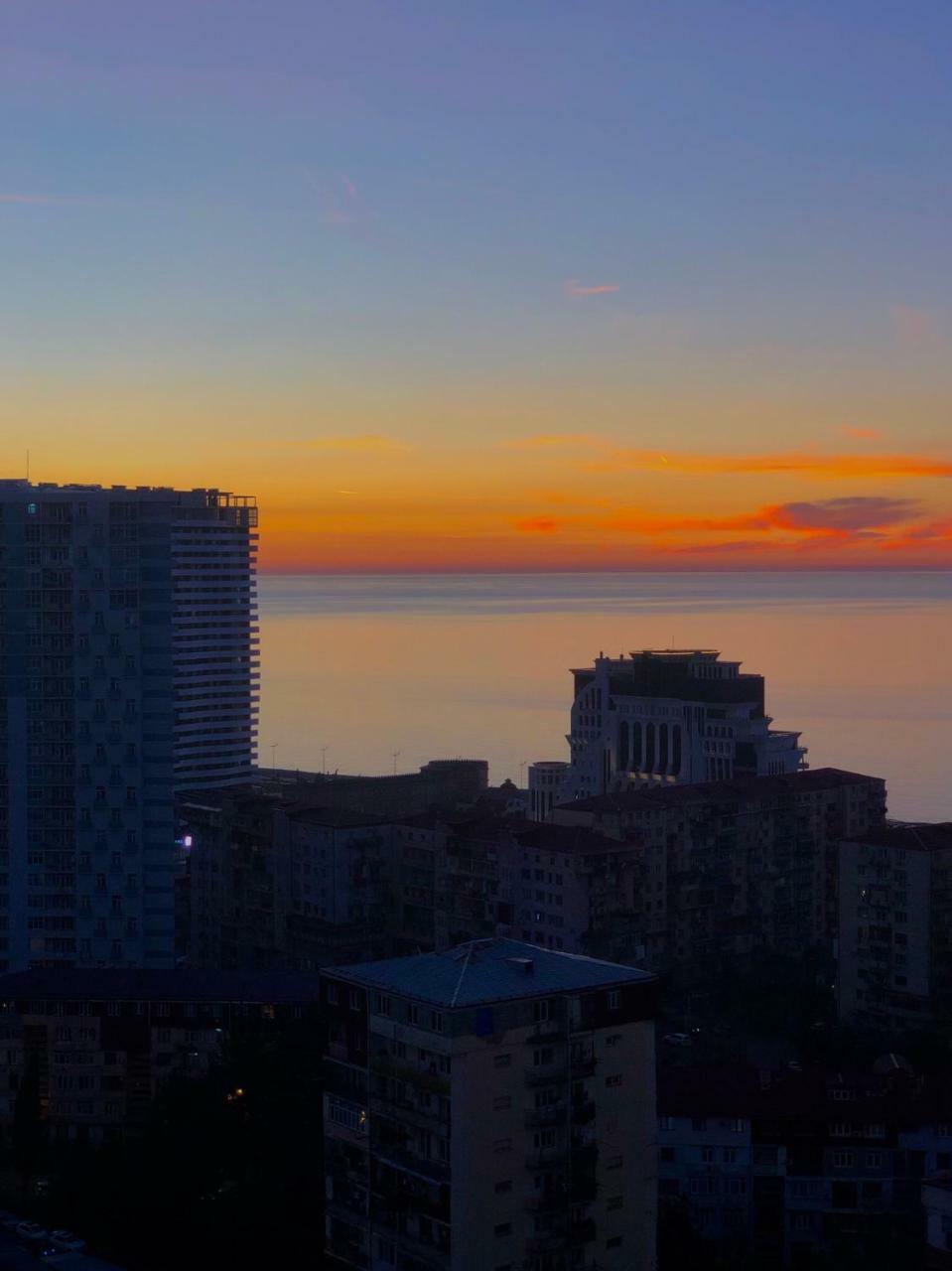 Cozy Bright Apartment With Amazing Sea View Batumi Luaran gambar