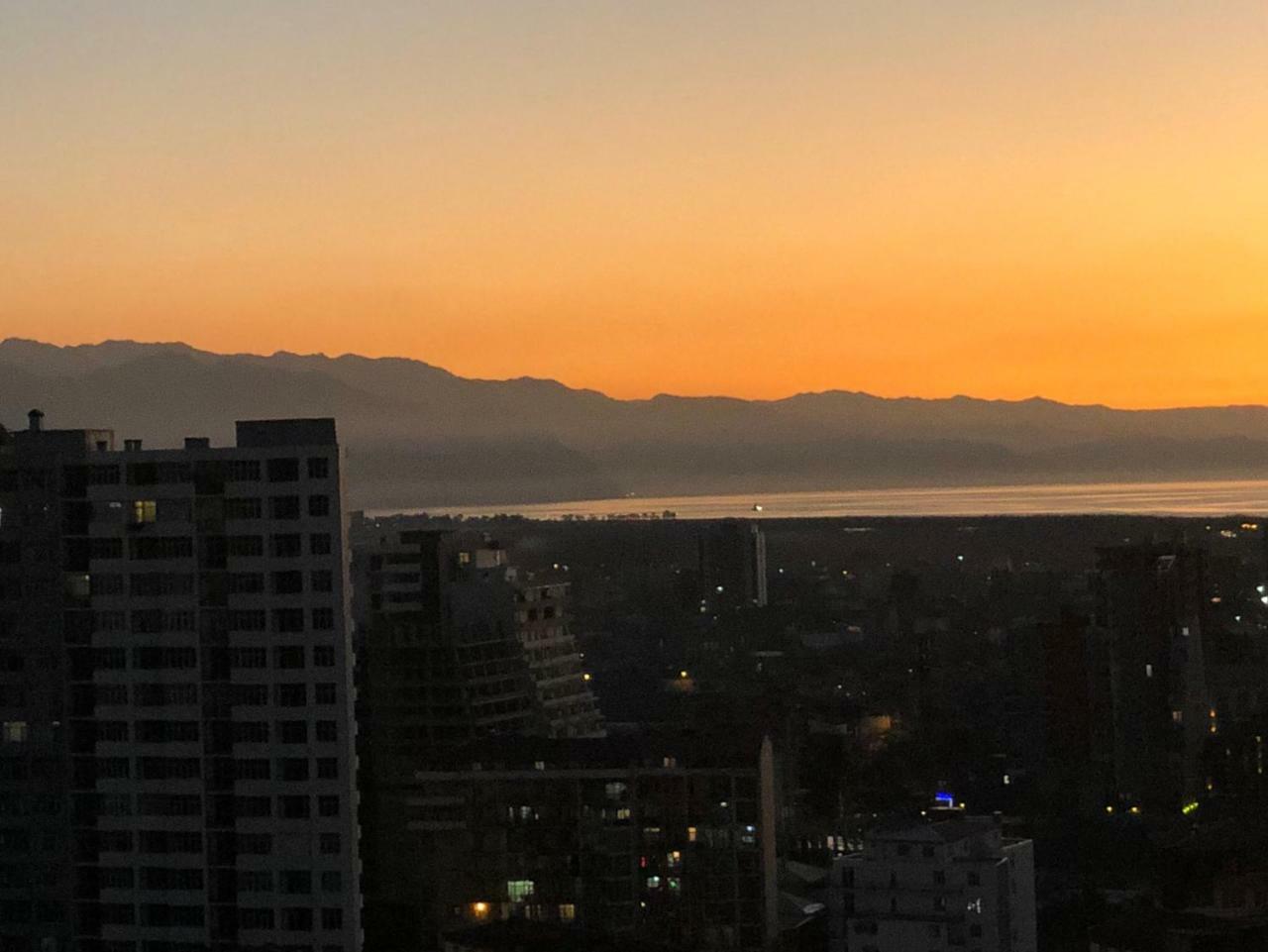 Cozy Bright Apartment With Amazing Sea View Batumi Luaran gambar